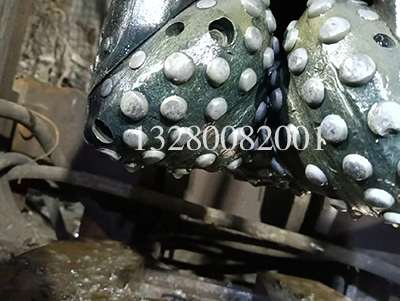 導孔鉆頭在礦井的運動 導孔鉆頭在礦井的運動